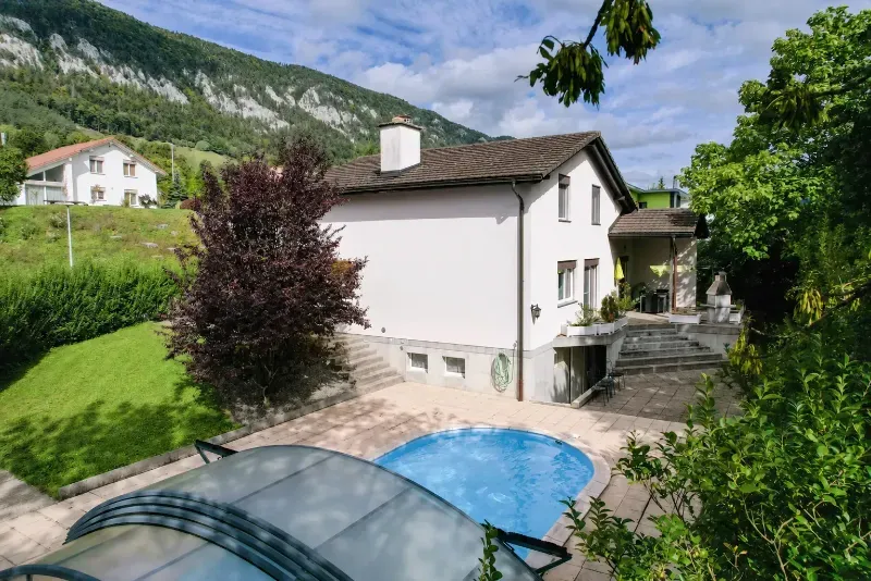 Gepflegtes 5,5-Zimmer Einfamilienhaus mit Pool und grossem Garten
